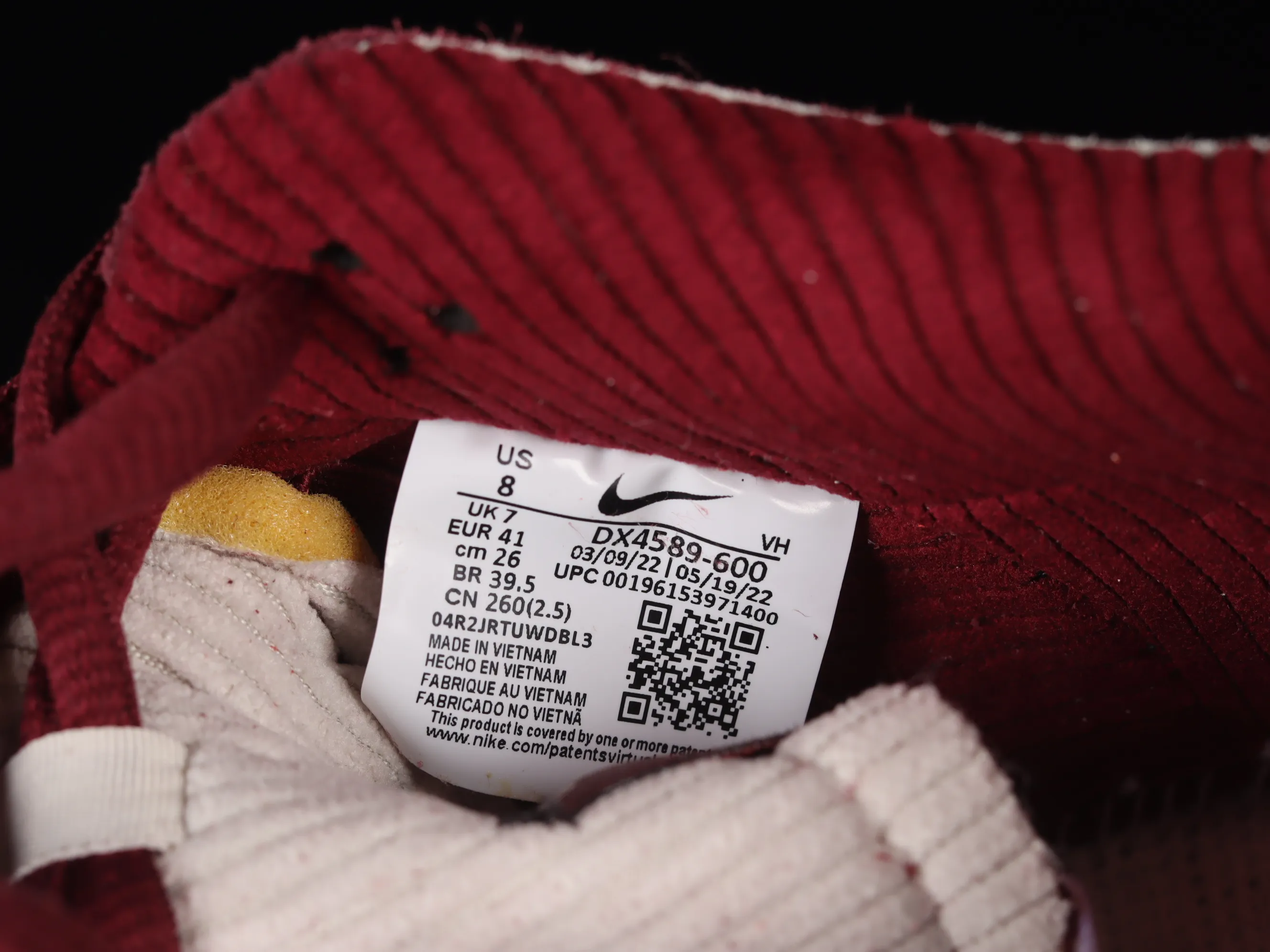 All categories Nk SB Dunk Series Nk SB Dunk Low Low-top sneakers M version Skate Like a Girl x Nk SB Dunk Low joint model Strawberry Bear SB low-top casual sports skateboard shoes DX4589-600
